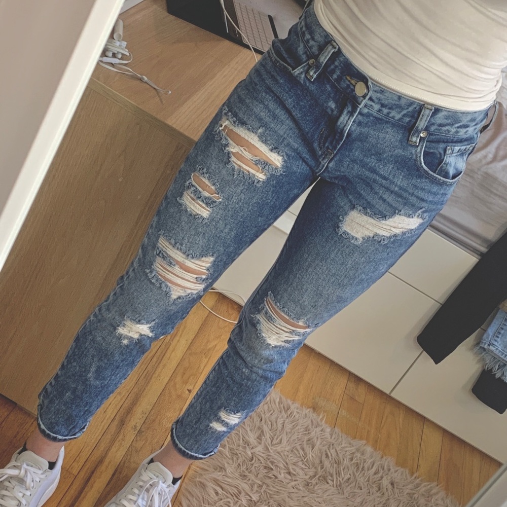 Ripped Bullhead Boyfriend Jeans